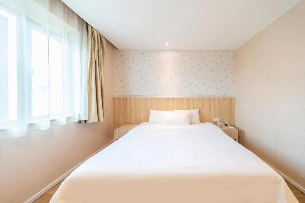 Hanting Hotel Shanghai Hongqiao Airport Exterior foto